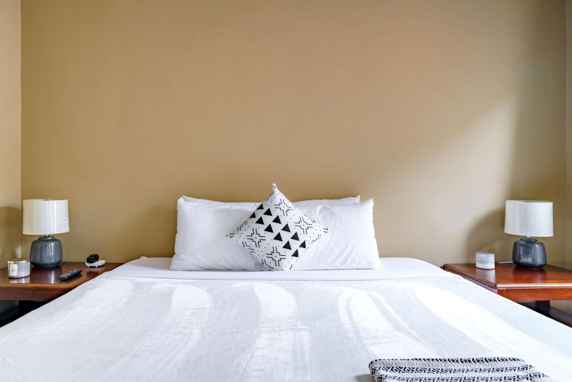 Prime Location Top Rated Free Parking Clean Колумбус Екстер'єр фото